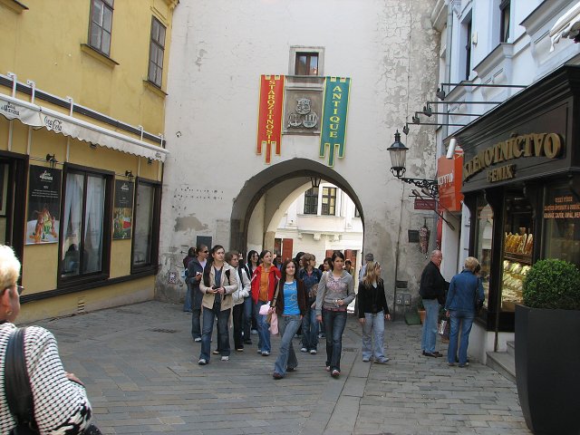 img00004.jpg